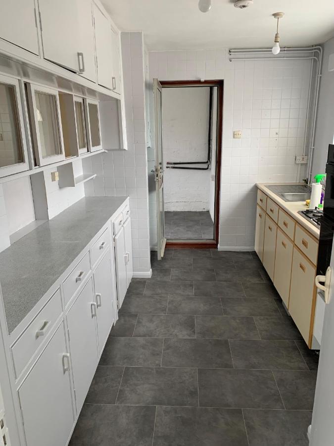 5 Bedroom House With Outdoor Space Upminster Εξωτερικό φωτογραφία
