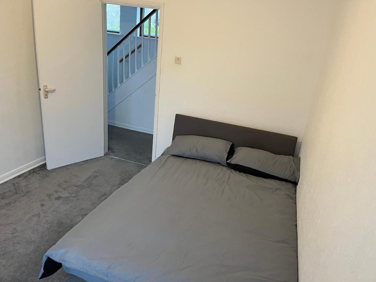 5 Bedroom House With Outdoor Space Upminster Εξωτερικό φωτογραφία